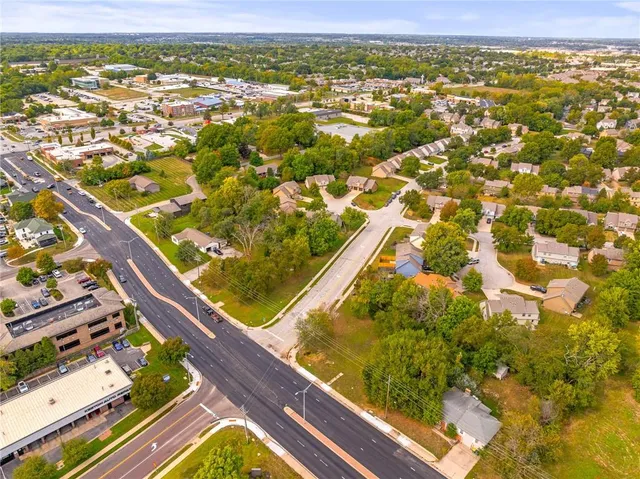 $350,000 | 6760 West 151st Street, Overland Park, KS 66223