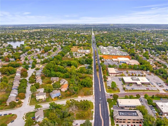 $350,000 | 6760 West 151st Street, Overland Park, KS 66223