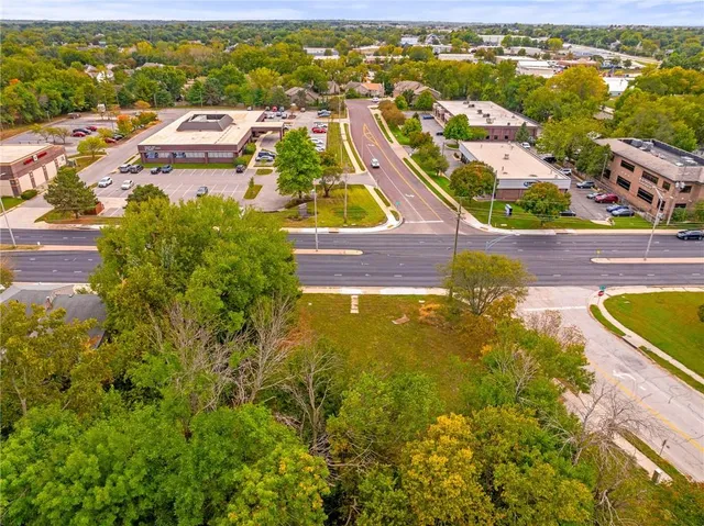 $350,000 | 6760 West 151st Street, Overland Park, KS 66223