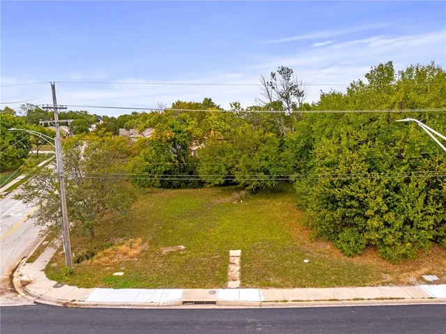 $350,000 | 6760 West 151st Street, Overland Park, KS 66223