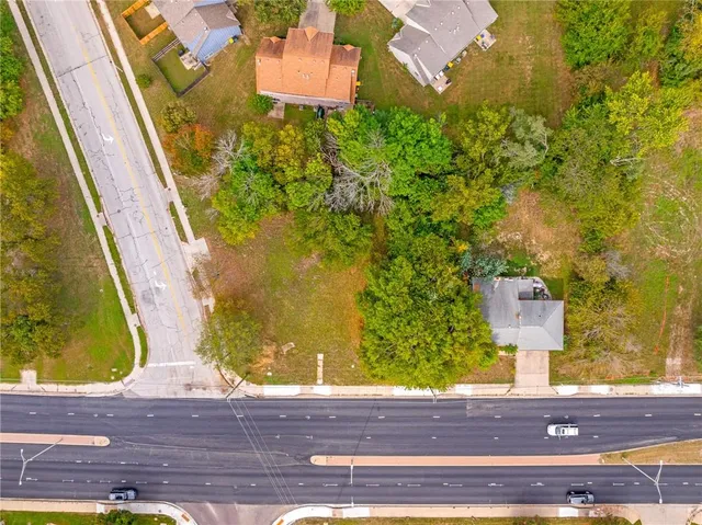 $350,000 | 6760 West 151st Street, Overland Park, KS 66223