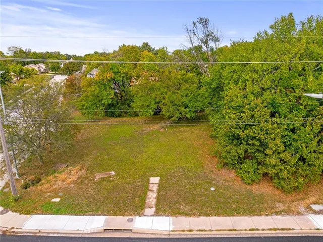 $350,000 | 6760 West 151st Street, Overland Park, KS 66223