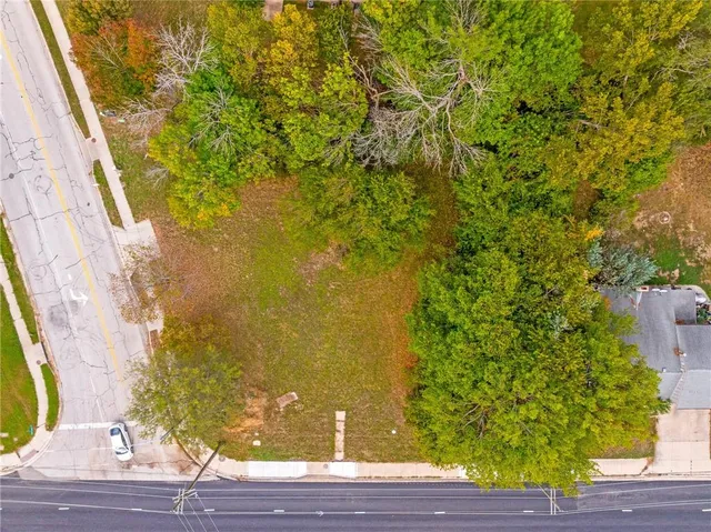 $350,000 | 6760 West 151st Street, Overland Park, KS 66223