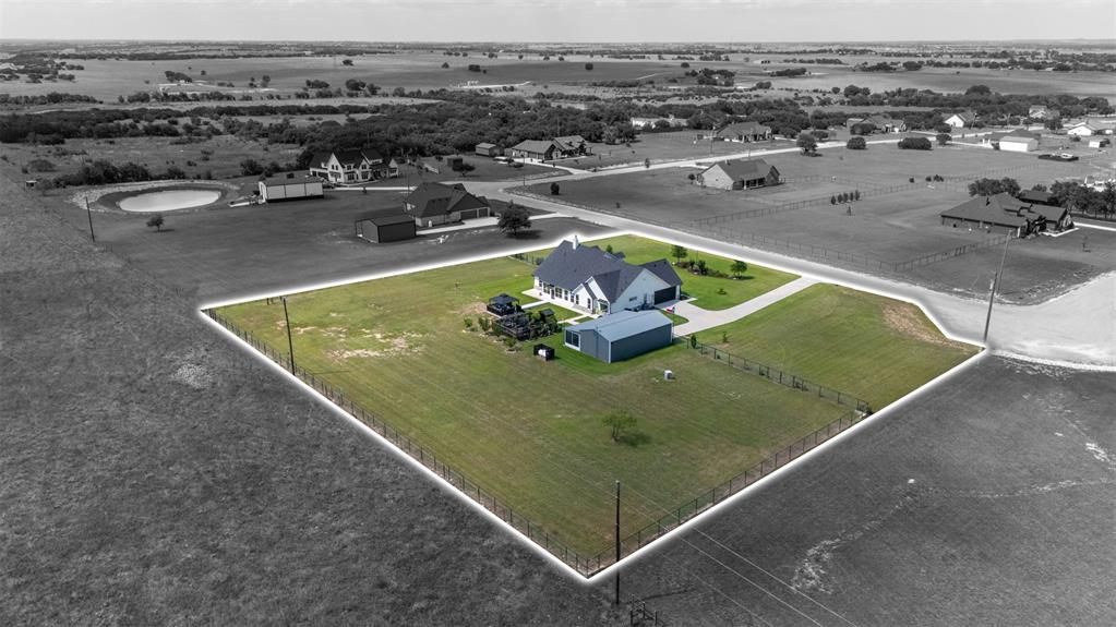 6628 Buffalo Ridge Circle Godley, TX 76044 - Photo 37 of 39 an aerial view of a swimming pool
