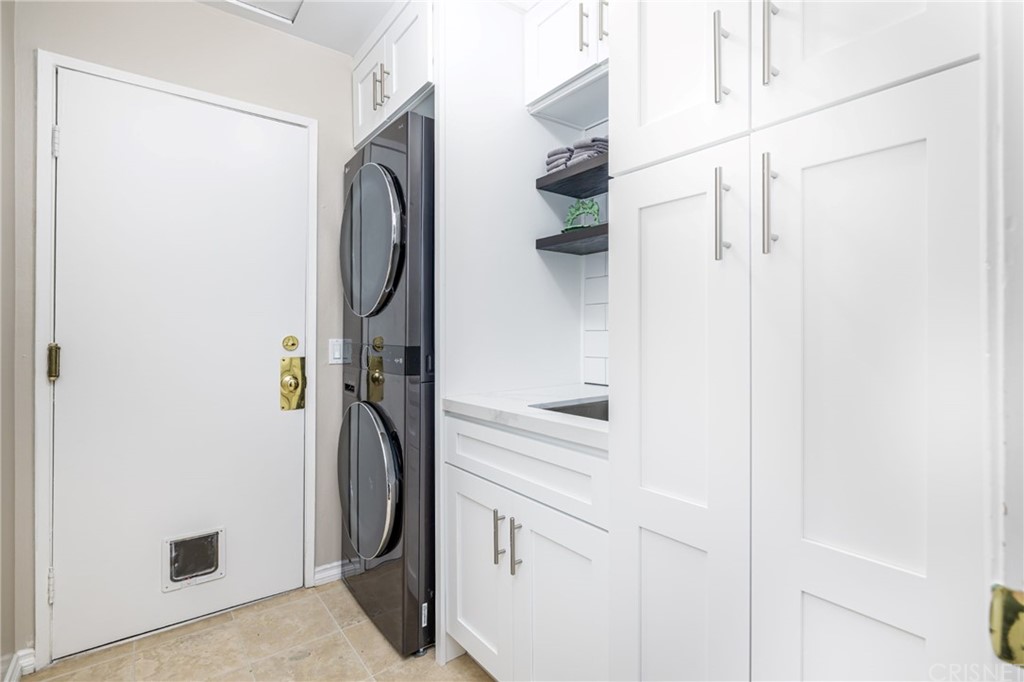 18261 Hiawatha Street Northridge, CA 91326 - Photo 11 of 35