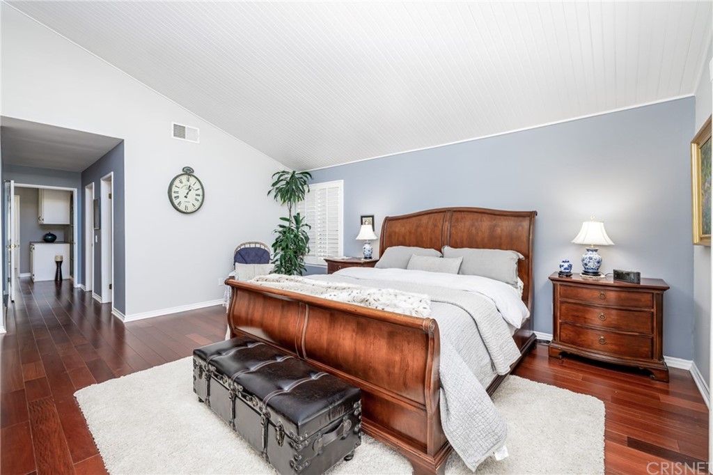 18261 Hiawatha Street Northridge, CA 91326 - Photo 26 of 35