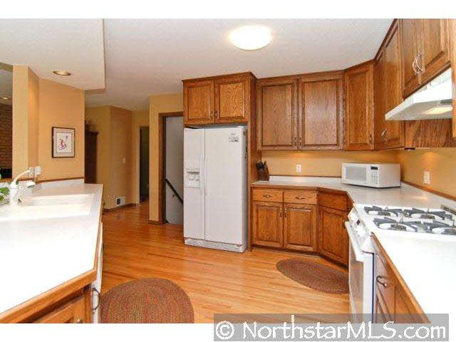 9616 Oxborough Road Bloomington, MN 55437 - Photo 2 of 10