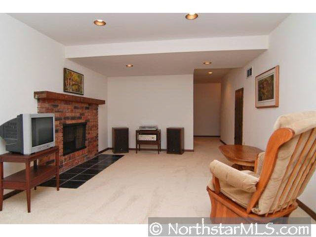 9616 Oxborough Road Bloomington, MN 55437 - Photo 9 of 10