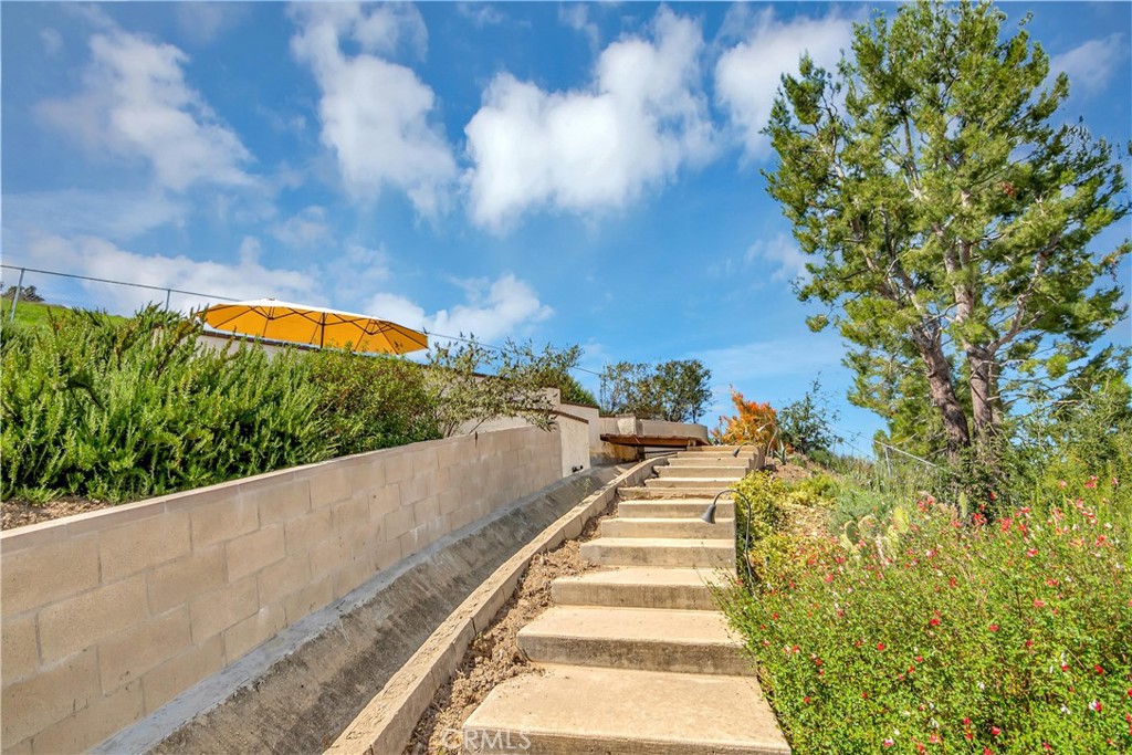 28604 Eagleton Street Agoura Hills, CA 91301 - Photo 58 of 72 a view of a pathway both side of building