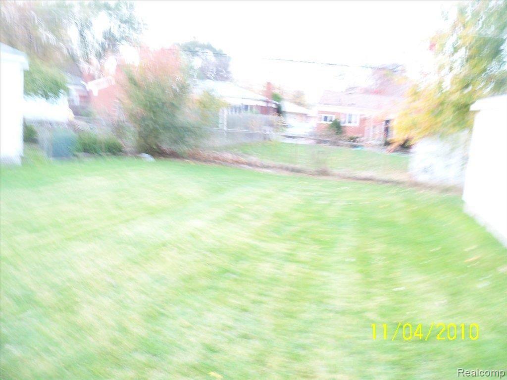 29489 Schoenherr Road Warren, MI 48088 - Photo 6 of 14 moross 050
