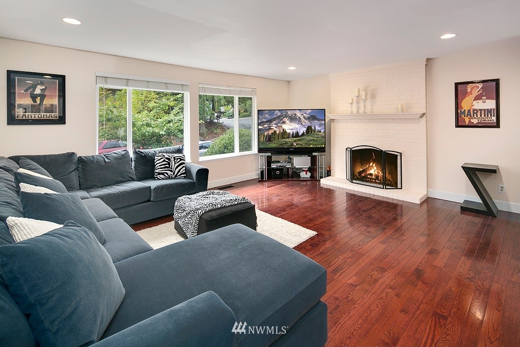 10510 Northeast 151st Street Bothell, WA 98011 - Photo 2 of 19 Gallery Image 2