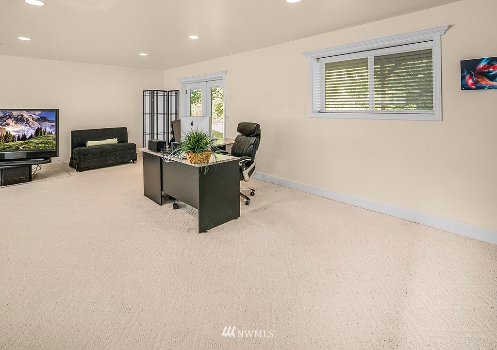 10510 Northeast 151st Street Bothell, WA 98011 - Photo 17 of 19 Gallery Image 17