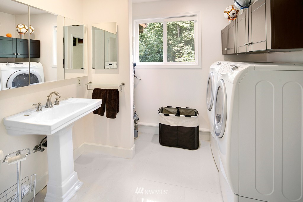 10510 Northeast 151st Street Bothell, WA 98011 - Photo 18 of 19 Gallery Image 18
