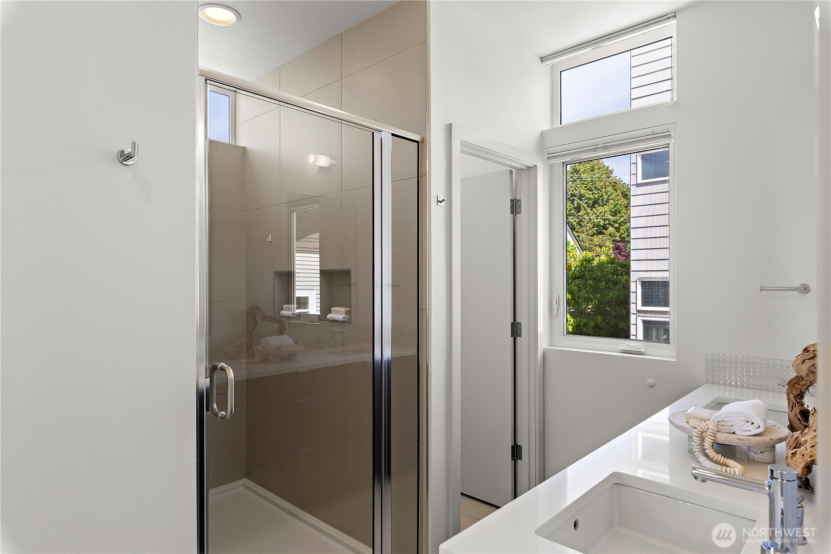 705 18th Avenue South, Unit B Seattle, WA 98144 - Photo 15 of 26