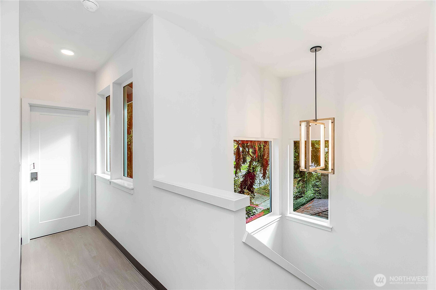 2613 3rd Avenue West Seattle, WA 98119 - Photo 6 of 27