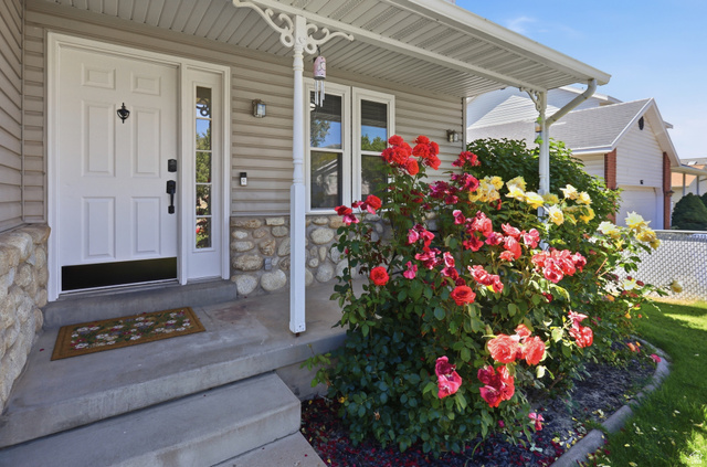 845 North 275 West Bountiful, UT 84010 - Photo 5 of 48