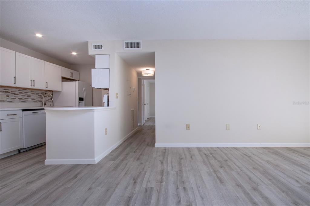 3259 South Beneva Road, Unit 102 Sarasota, FL 34232 - Photo 9 of 38