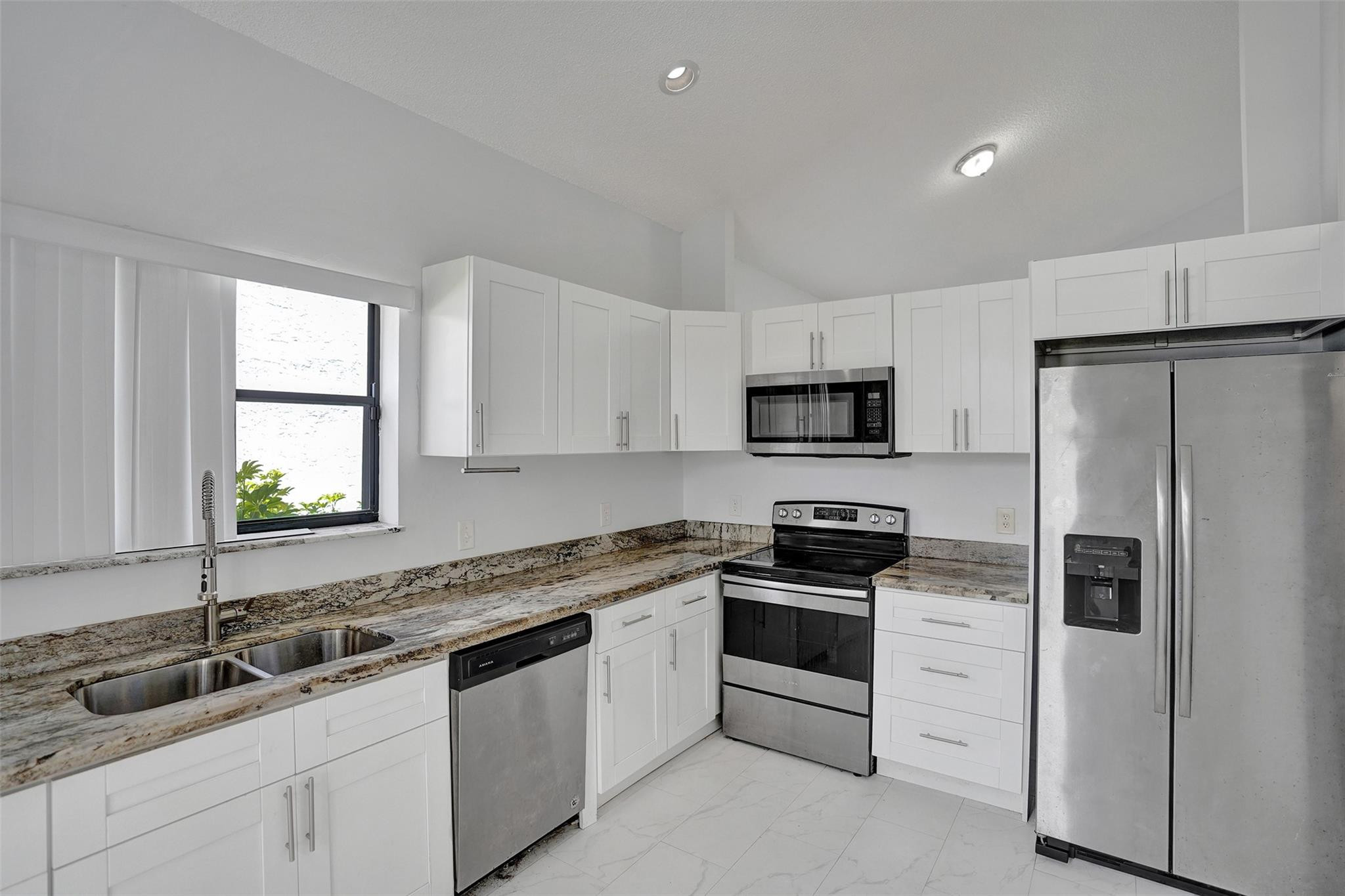 8559 Shawe Way Boca Raton, FL 33433 - Photo 14 of 83 Photo 14