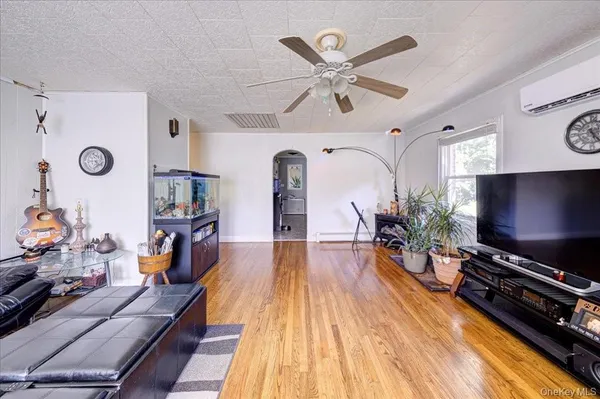 $2,100 | 40 Summit Avenue, Unit 1, Walden, NY 12586