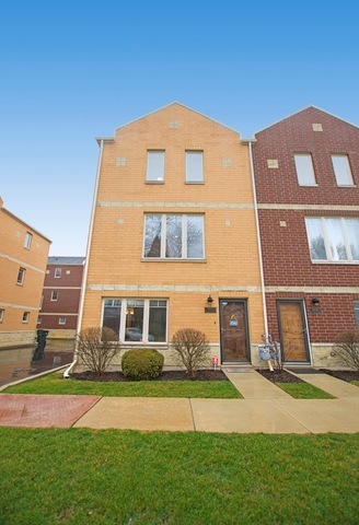 8900 31st Street, Unit 18 Brookfield, IL 60513 - Photo 1 of 6