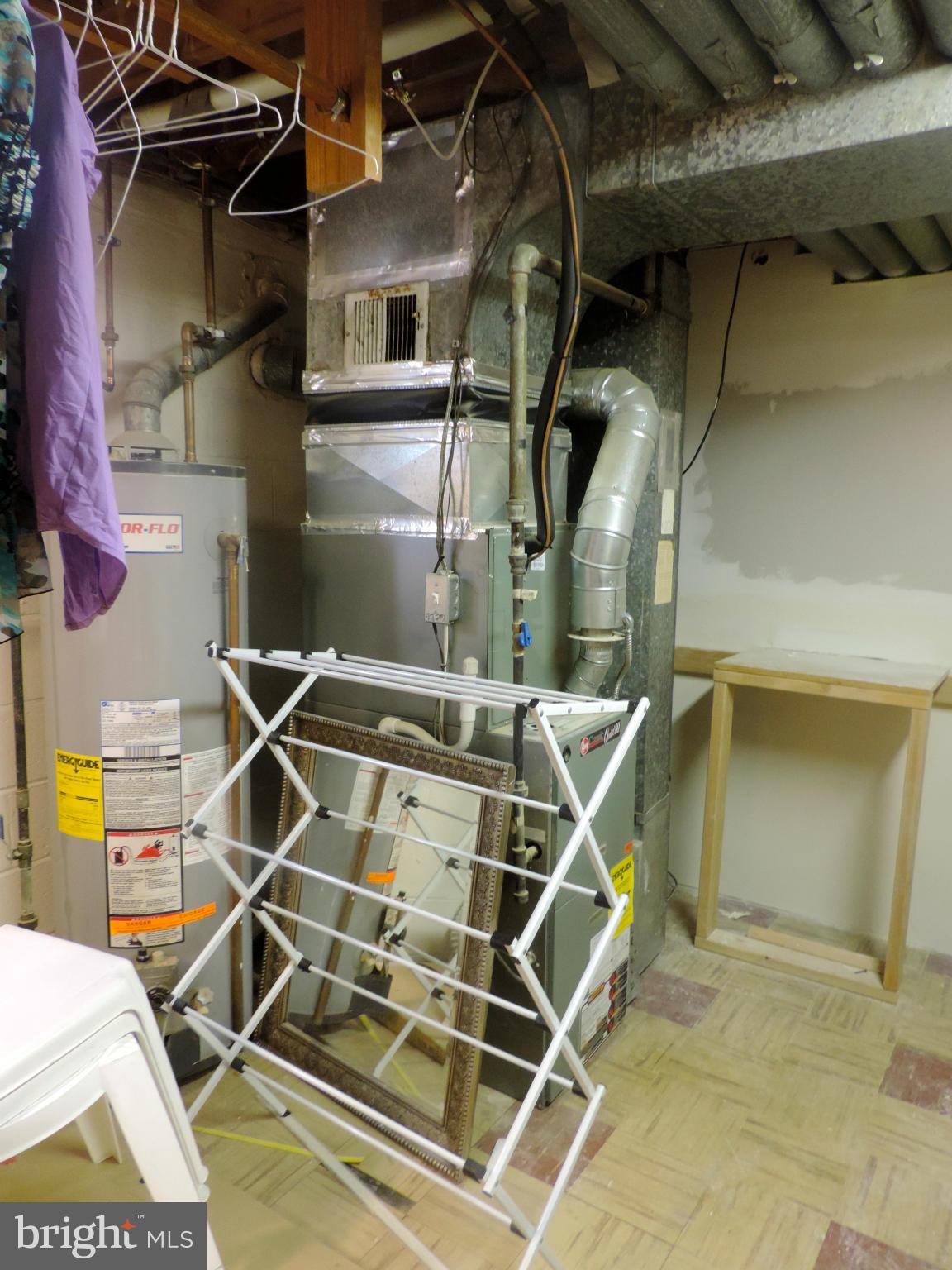 1424 Barrett Road Baltimore, MD 21207 - Photo 15 of 22 Heating System