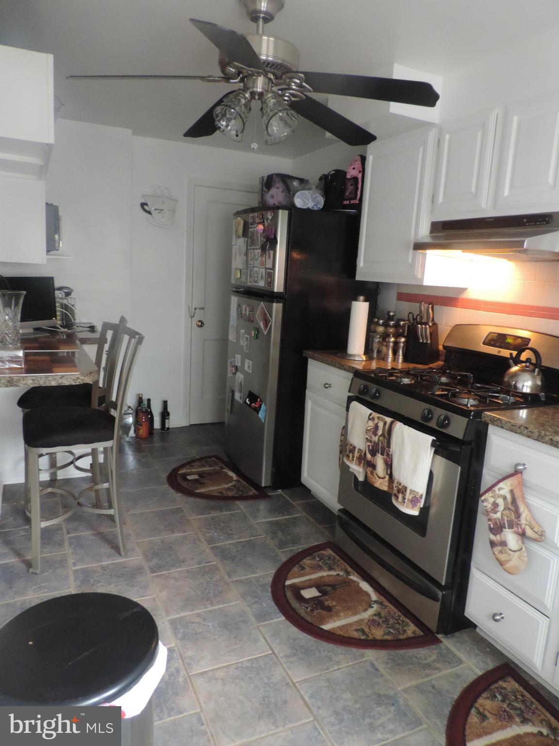 1424 Barrett Road Baltimore, MD 21207 - Photo 5 of 22 Kitchen
