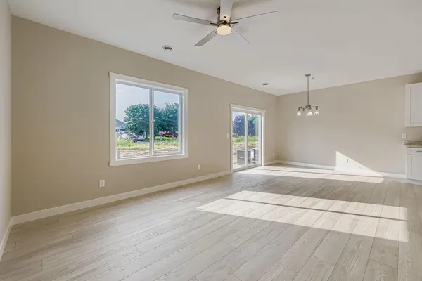 $284,900 | 2117 Cleveland Way South, Cambridge, MN 55008