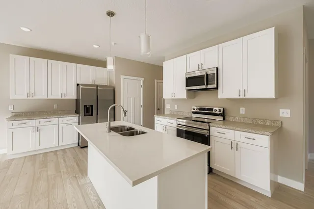 $284,900 | 2117 Cleveland Way South, Cambridge, MN 55008