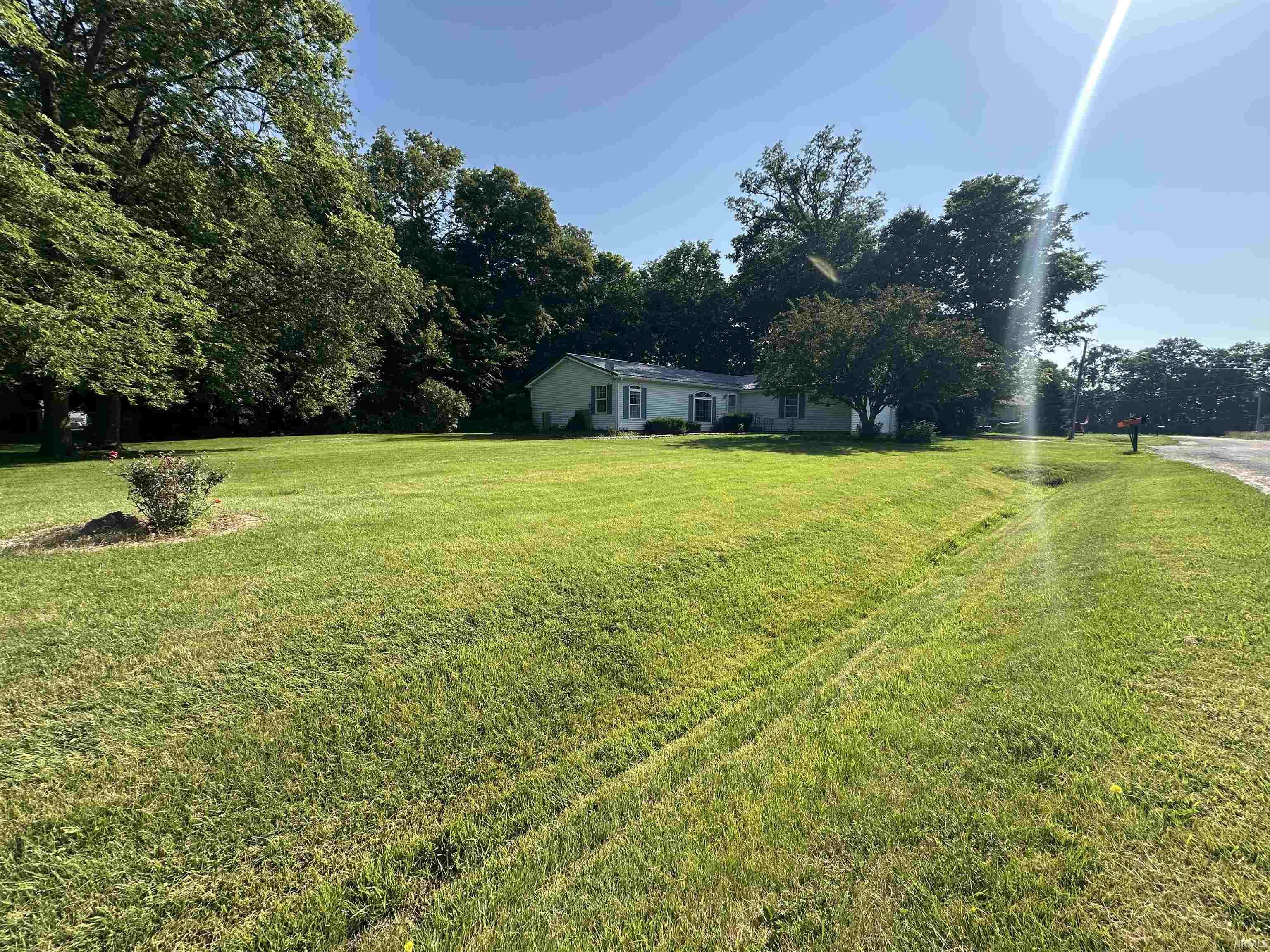 538 South Paradise Drive Rochester, IN 46975 - Photo 2 of 18 Gallery Image 2
