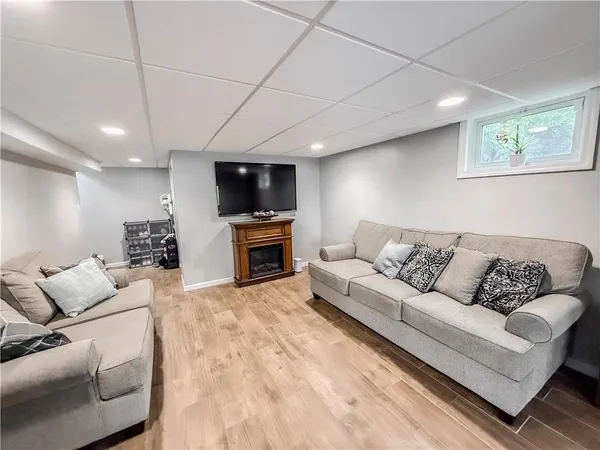 $500,000 | 105 Mt Blaine Drive, Canonsburg, PA 15317