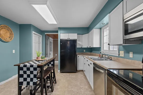 $179,900 | 330 Grove Street, Manawa, WI 54949