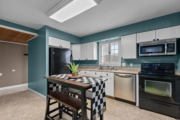 $179,900 | 330 Grove Street, Manawa, WI 54949