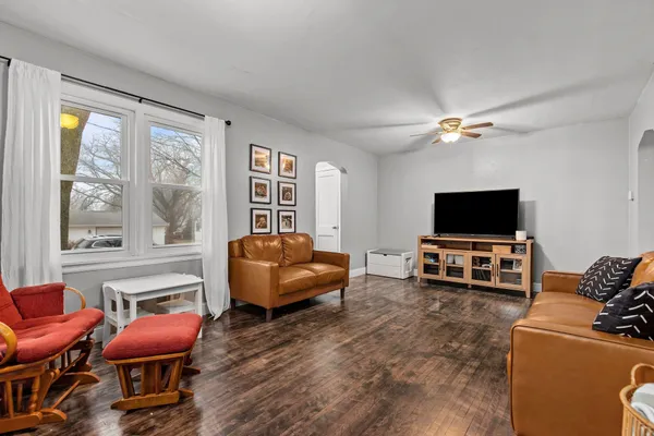 $179,900 | 330 Grove Street, Manawa, WI 54949