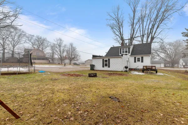 $179,900 | 330 Grove Street, Manawa, WI 54949