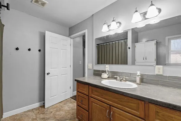 $179,900 | 330 Grove Street, Manawa, WI 54949