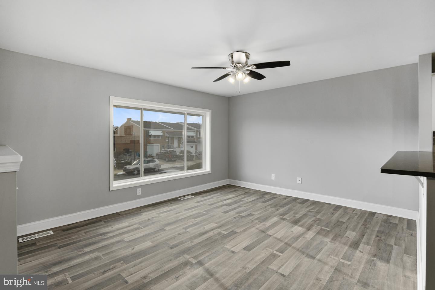 3539 Kyle Road Philadelphia, PA 19154 - Photo 8 of 25 Living Room