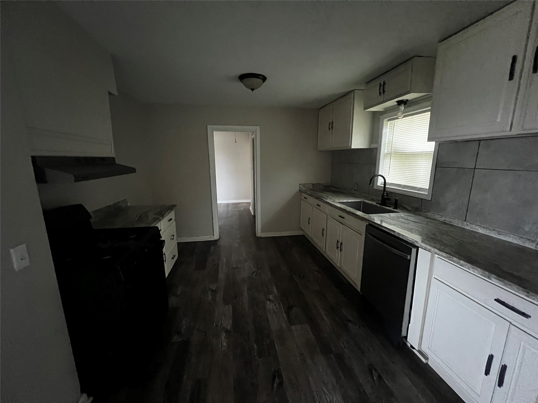 1013 West Spanish Camp Road Wharton, TX 77488 - Photo 4 of 7