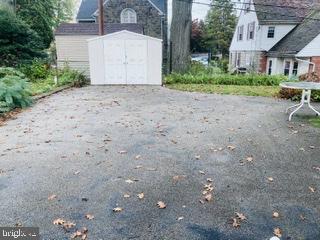 549 Broadview Road Upper Darby, PA 19082 - Photo 3 of 21 Extended driveway