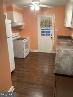 549 Broadview Road Upper Darby, PA 19082 - Photo 8 of 21 Kitchen with exit to driveway