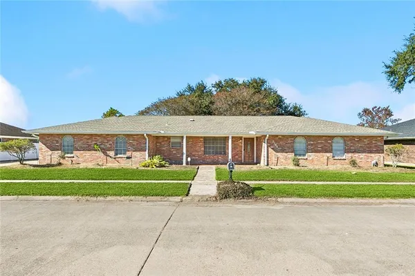 $249,000 | 2165 Colonial Drive, Laplace, LA 70068
