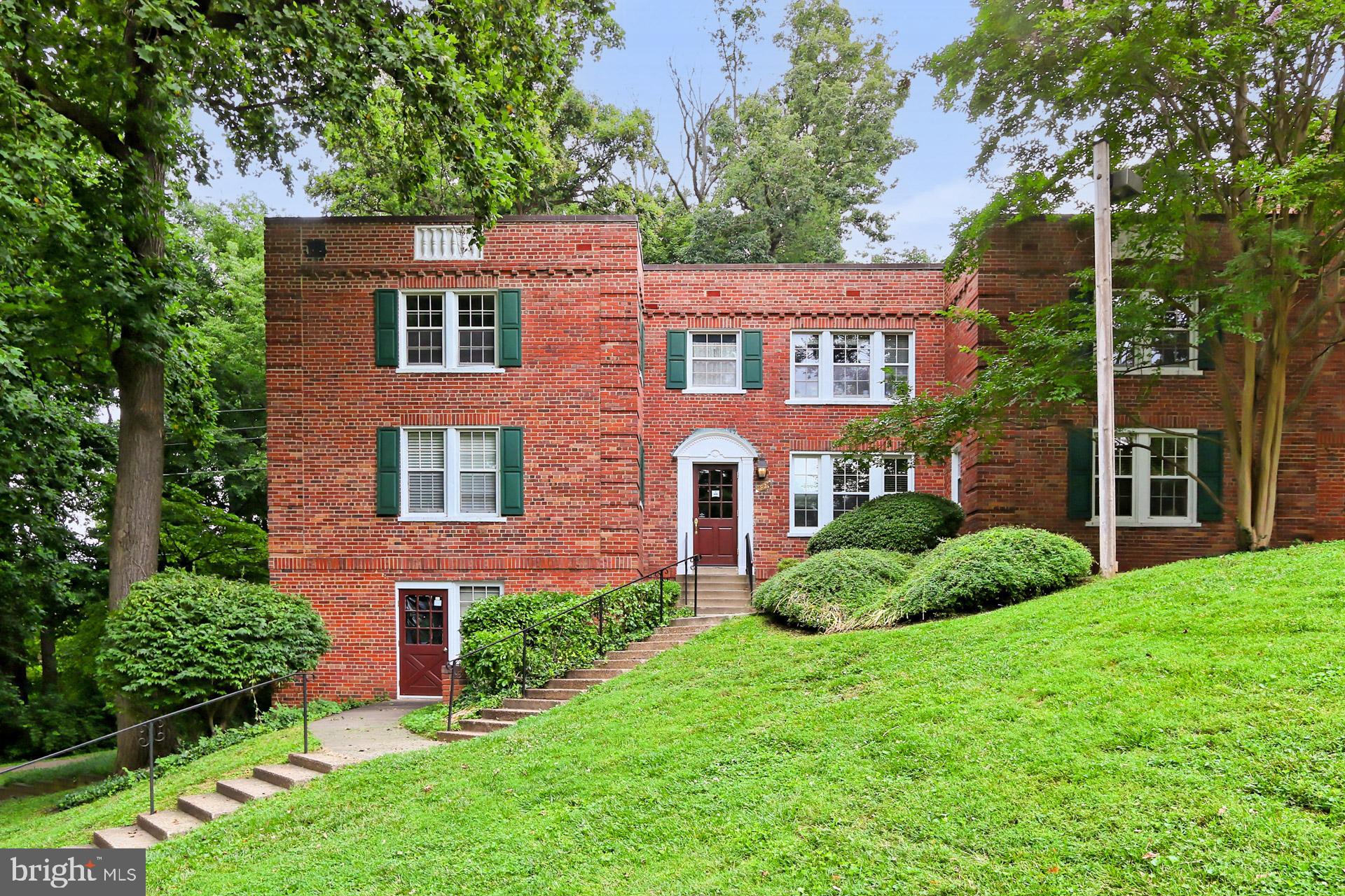 1821 North Rhodes Street, Unit 4270 Arlington, VA 22201 - Photo 1 of 37