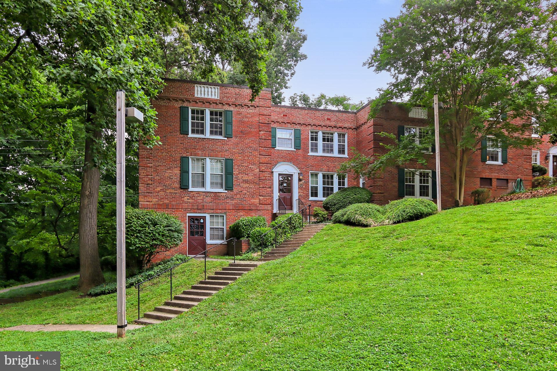1821 North Rhodes Street, Unit 4270 Arlington, VA 22201 - Photo 3 of 37