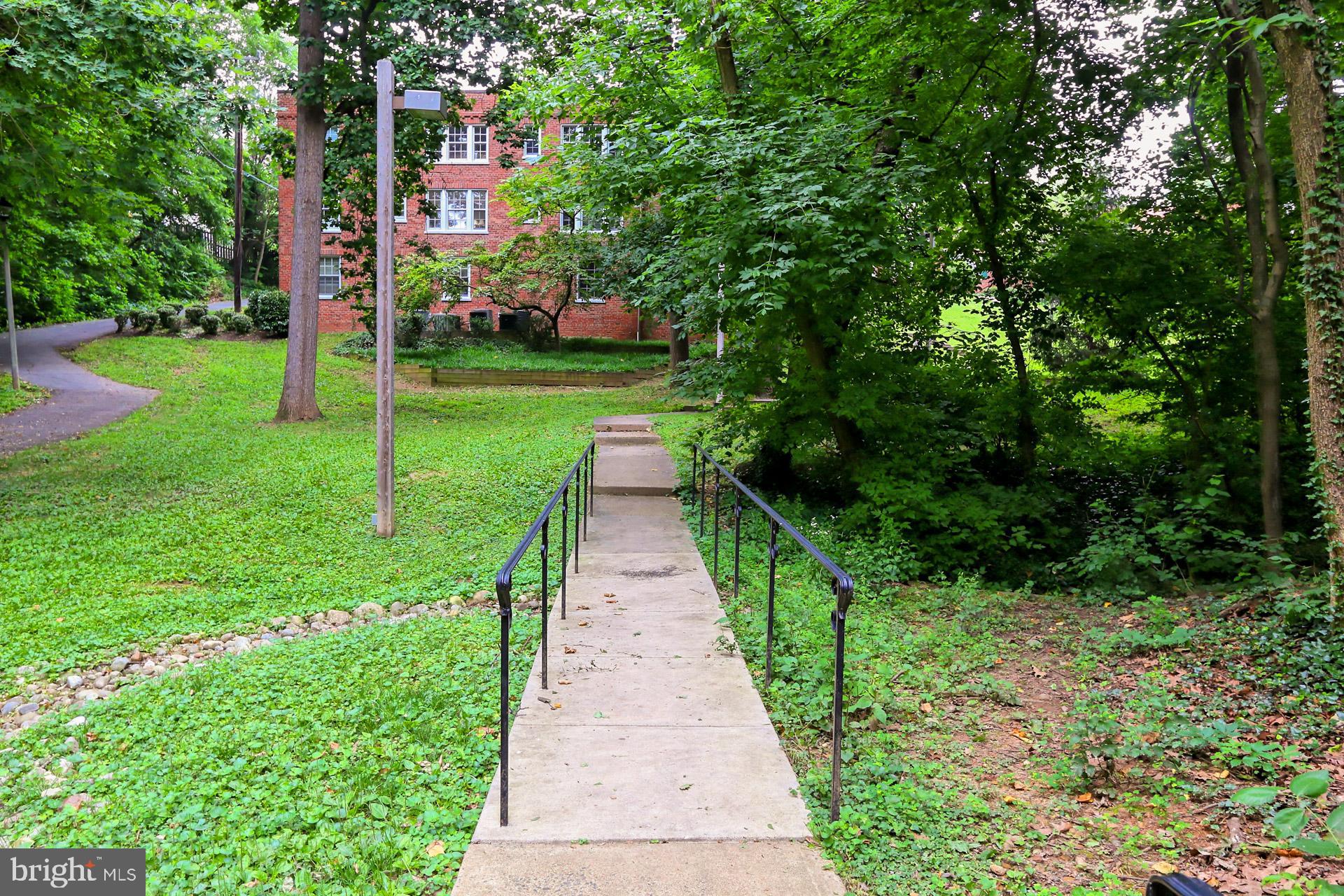 1821 North Rhodes Street, Unit 4270 Arlington, VA 22201 - Photo 34 of 37