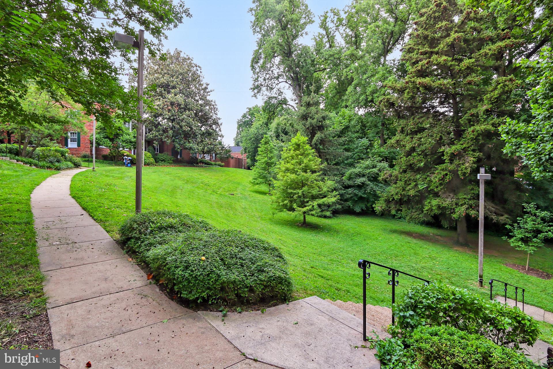1821 North Rhodes Street, Unit 4270 Arlington, VA 22201 - Photo 36 of 37