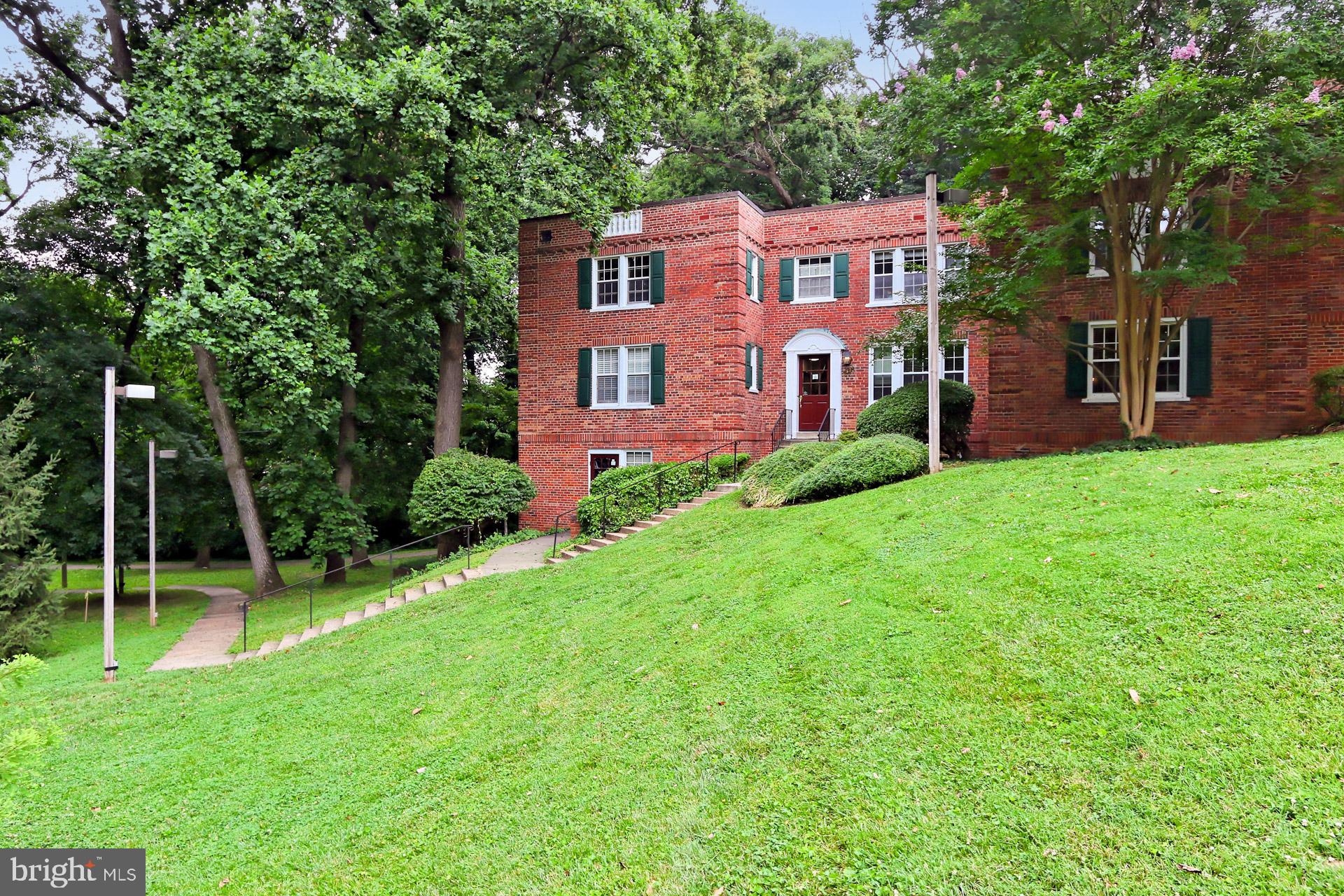 1821 North Rhodes Street, Unit 4270 Arlington, VA 22201 - Photo 4 of 37