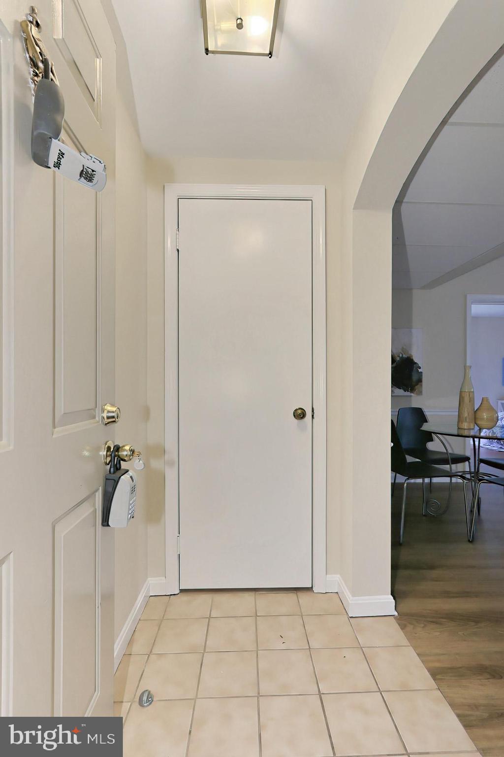 1821 North Rhodes Street, Unit 4270 Arlington, VA 22201 - Photo 8 of 37