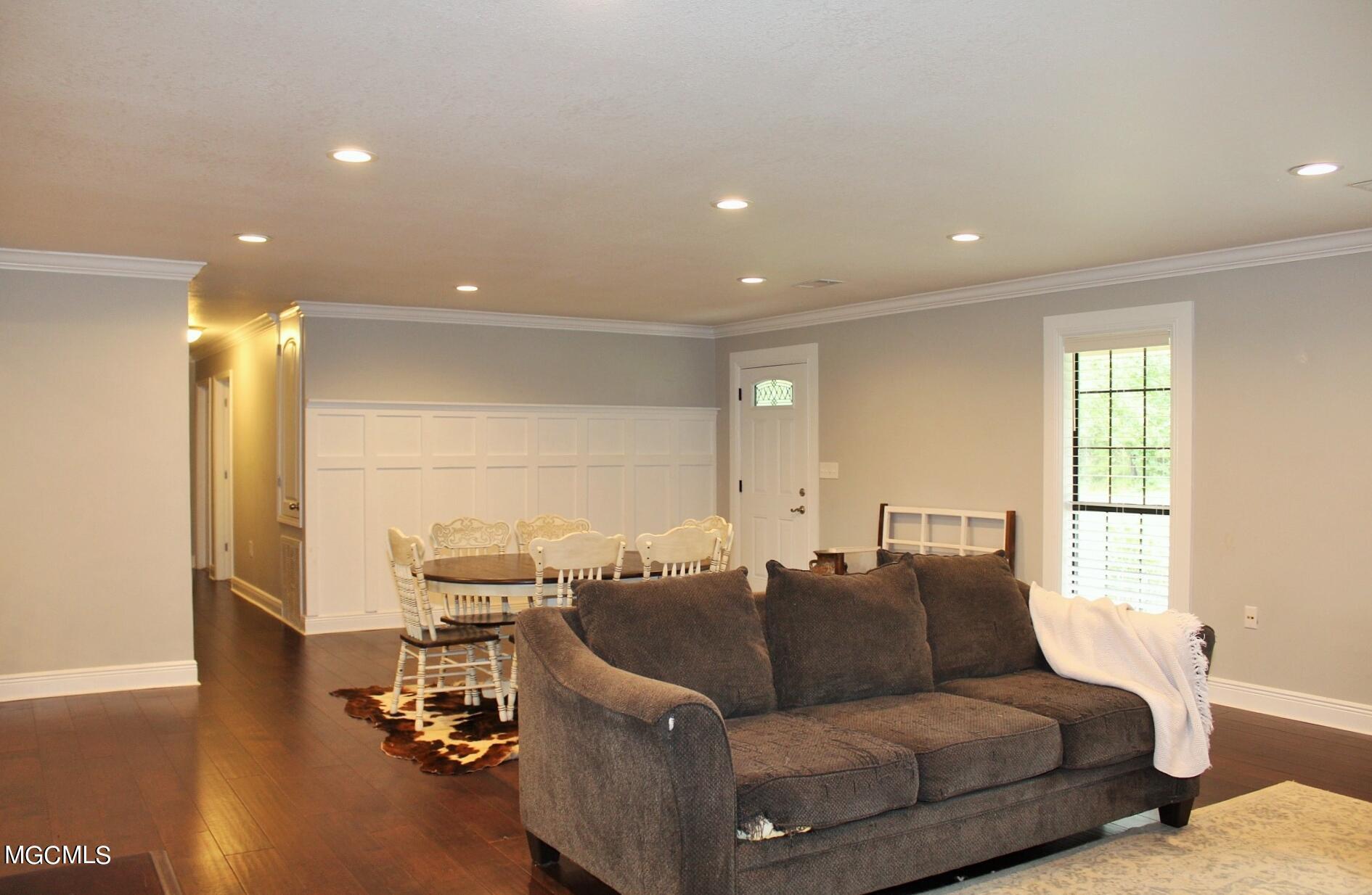 210 Twin Creek Road Lucedale, MS 39452 - Photo 14 of 28 13-Living Room