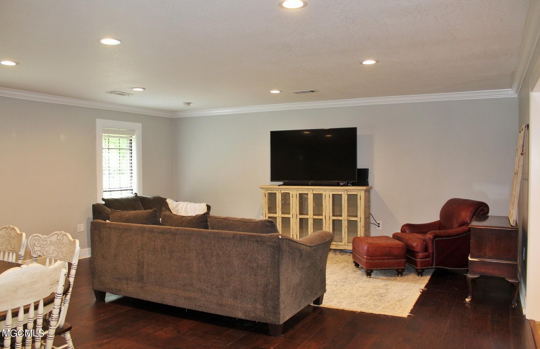 210 Twin Creek Road Lucedale, MS 39452 - Photo 5 of 28 4-Living Room