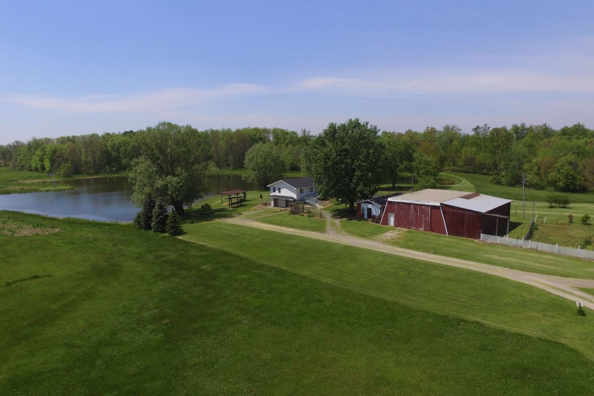 3952 County Road 63 Butler, IN 46721 - Photo 4 of 32