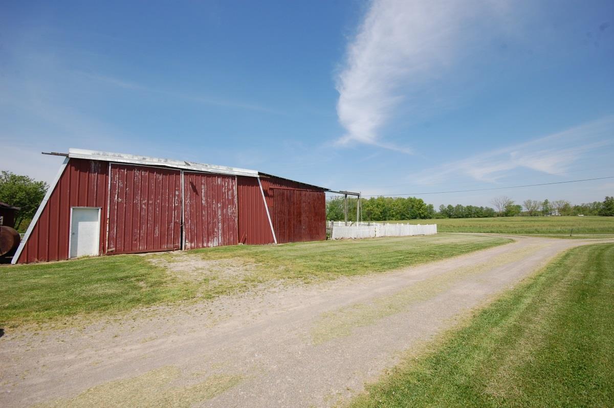 3952 County Road 63 Butler, IN 46721 - Photo 8 of 32